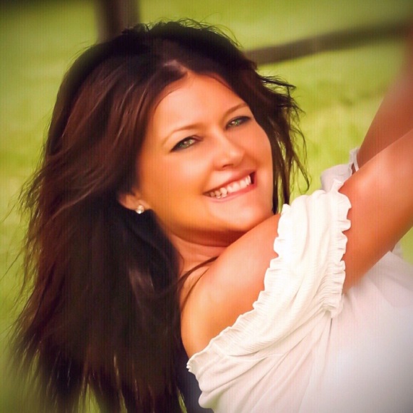 Meet your Posher, Paula - Picture 1 of 1